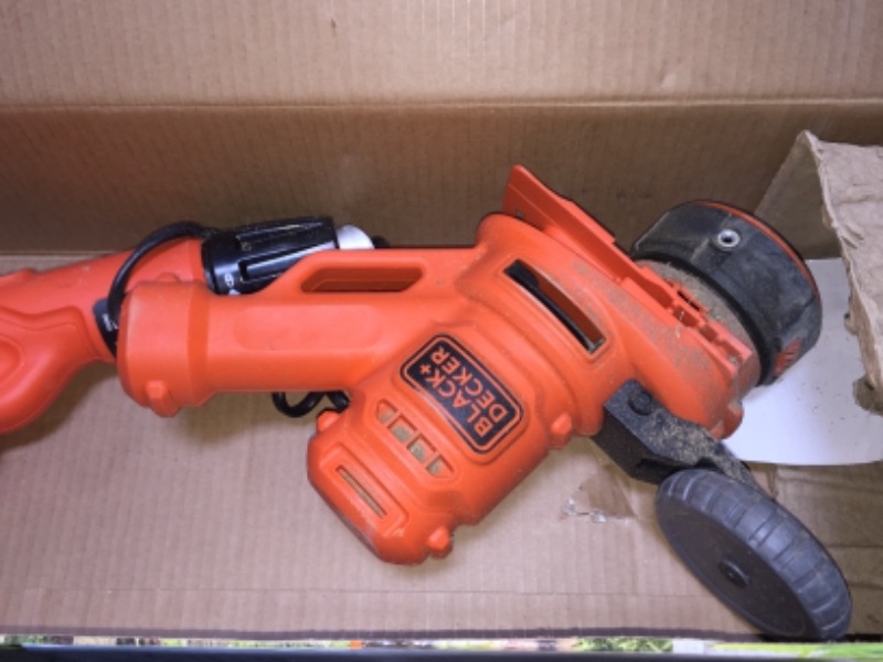 Photo 2 of BLACK+DECKER 6.5 Amps 14" String Trimmer/Edger