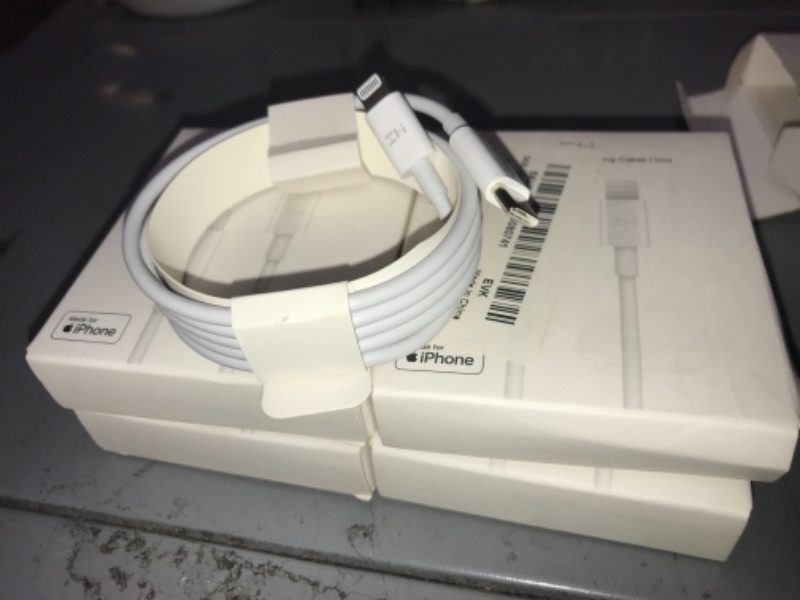 Photo 2 of ZMI MFI Certified USB-C to Lightning Cable (1M)