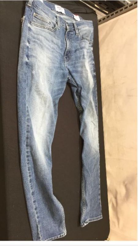Photo 2 of DENIZEN from Levis Mens 208 Regular Taper Fit Jeans 
31 x 30