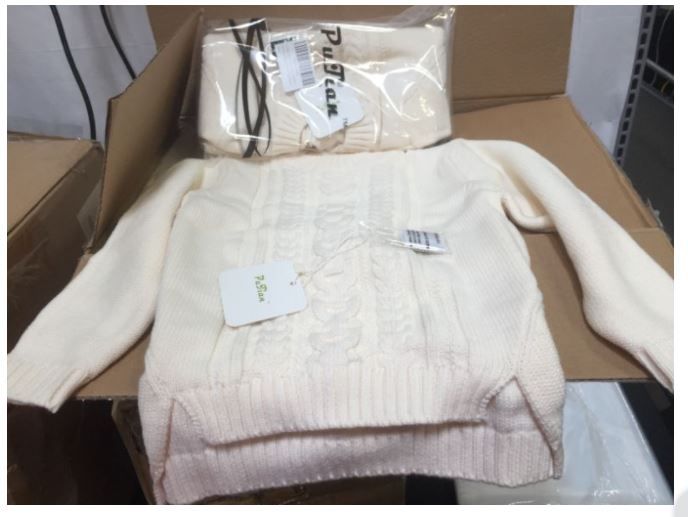 Photo 1 of GIRLS KNITTED SWEATER WHITE 56 YEARS PACK OF 2 SOLD AS IS