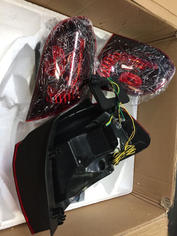 Photo 1 of incomplete generic 3 pieces only ---Full LED Tail Lights Assembly Compatible for Volkswagen Golf6 MK6 2010-2014 Rear Lamp Assembly, YAB-GEF-0183A (Red & Clear)

