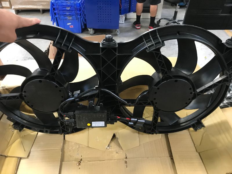 Photo 5 of 2014-2019 Infiniti QX60 - OE Replacement Radiator Fan
