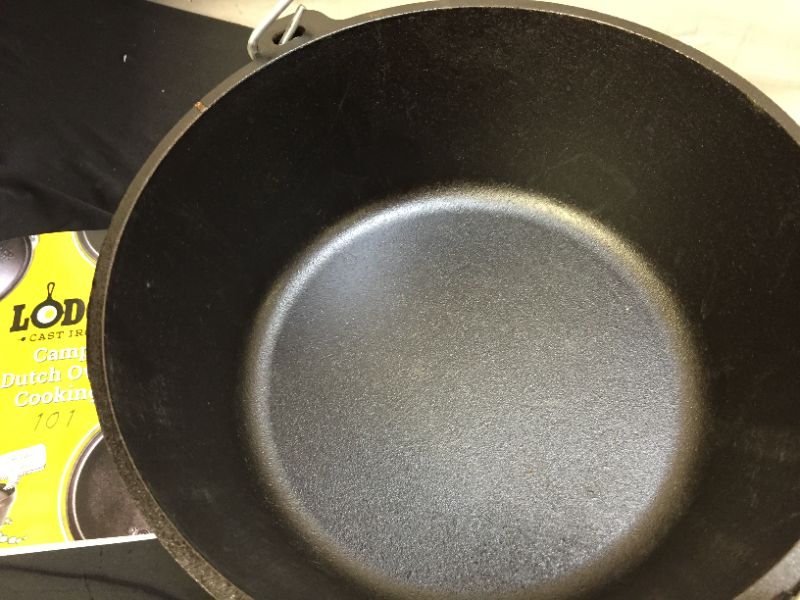 Photo 3 of 12 Inch / 8 Quart Cast Iron Deep Camp Dutch Oven