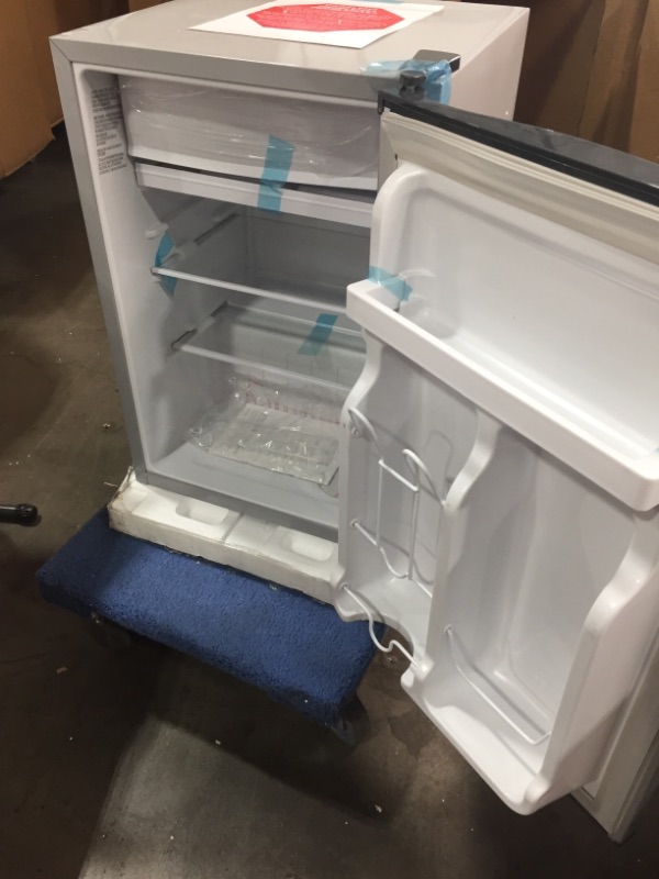 Photo 3 of BLACK+DECKER 2.5 cu. ft. Mini Fridge in Silver