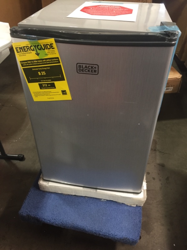 Photo 2 of BLACK+DECKER 2.5 cu. ft. Mini Fridge in Silver