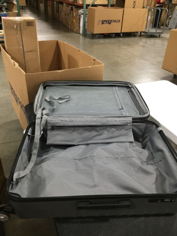 Photo 4 of Amazon Basics Suitcase Spinner Hardshell 27" 