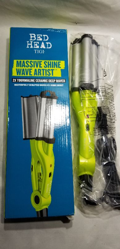 Photo 2 of Bed Head Wave Artist Ceramic Deep Hair Waver for Beach Waves, Green