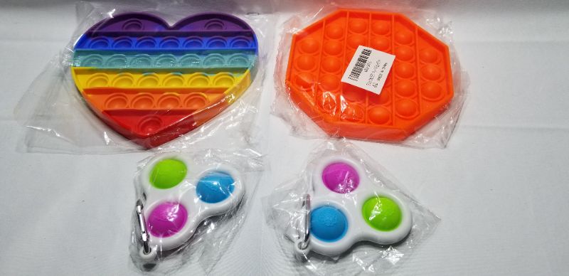 Photo 3 of 2 PACK POP IT FIDGET TOY AND 2 PACKS OF SIMPLE DIMPLE FIDGETS