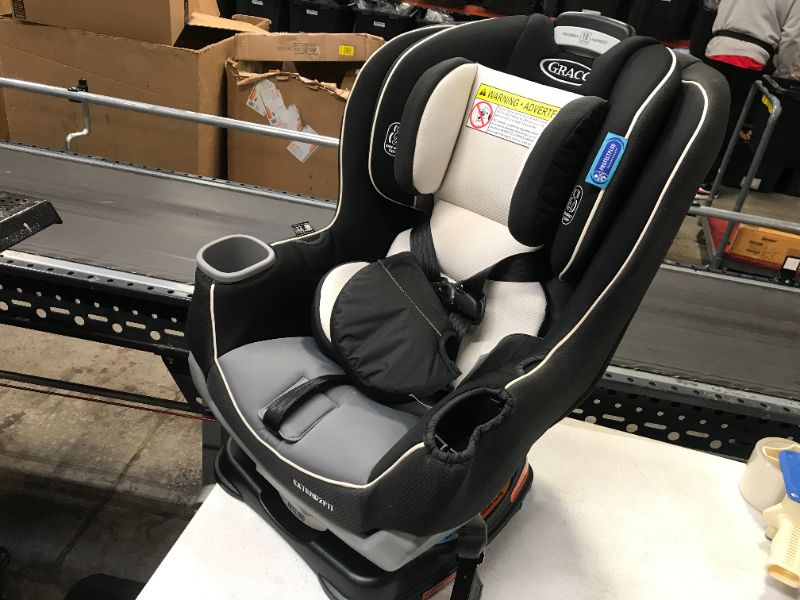 Photo 3 of Graco Extend2Fit Convertible Car Seat, Gotham