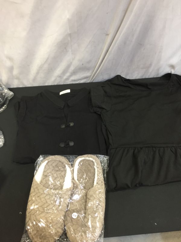 Photo 1 of miscellaneous items (shirts are different sizes and slippers are size 40/41)