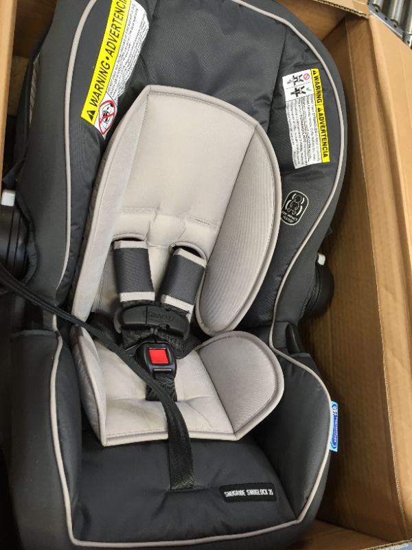 Photo 2 of Graco SnugRide SnugLock 35 Infant Car Seat Baby Car Seat