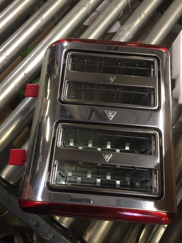 Photo 2 of 4 slice toaster, light use no dents. 