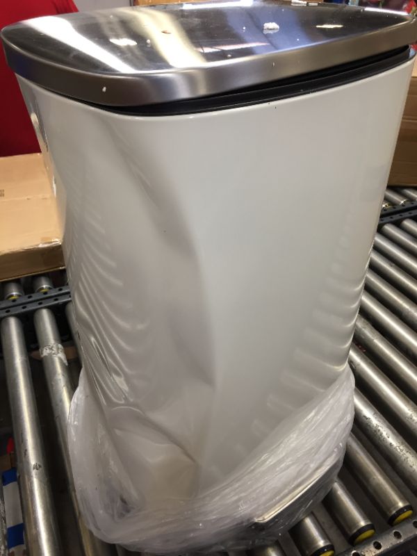 Photo 1 of 13.2 GALLON CREAM WHITE STEP TRASH CAN 