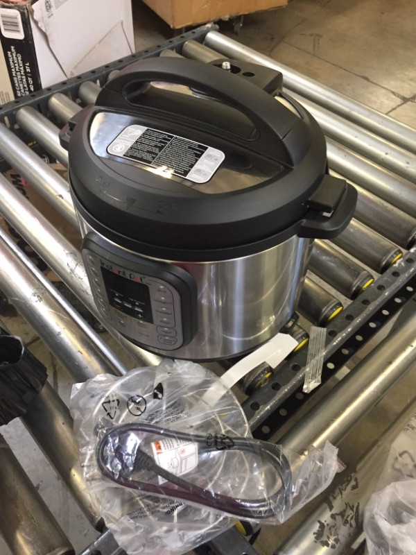 Photo 2 of Duo 60 7-in-1 Programmable 6-Quart Pressure Cooker