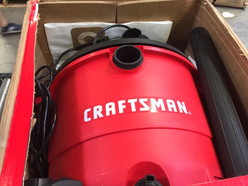 Photo 2 of craftsman 17595 16 gallon 6.5 peak hp wet/dry vac, heavyduty shop vacuum with attachments