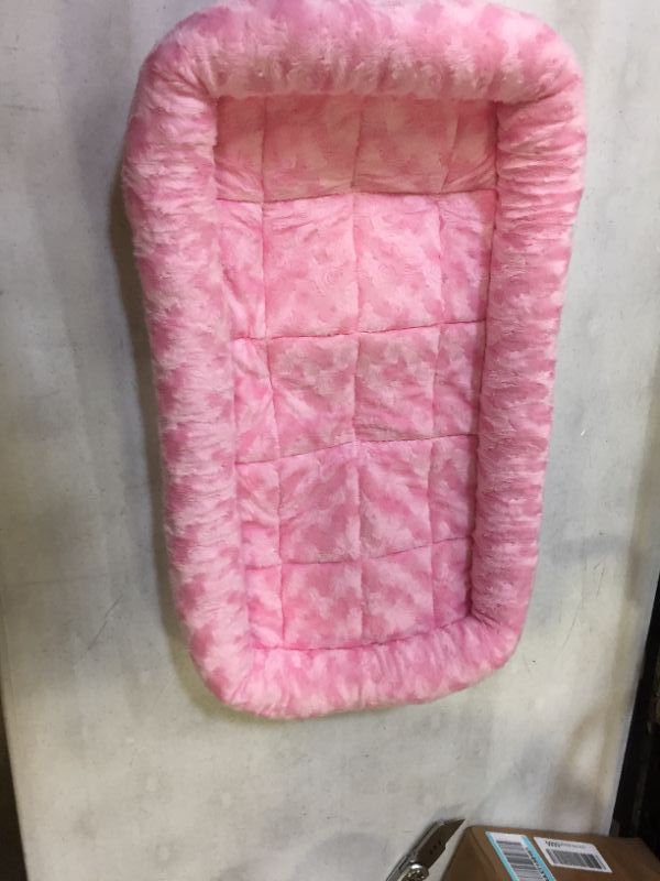Photo 1 of 20in W x12in D PINK SOFT PET BED