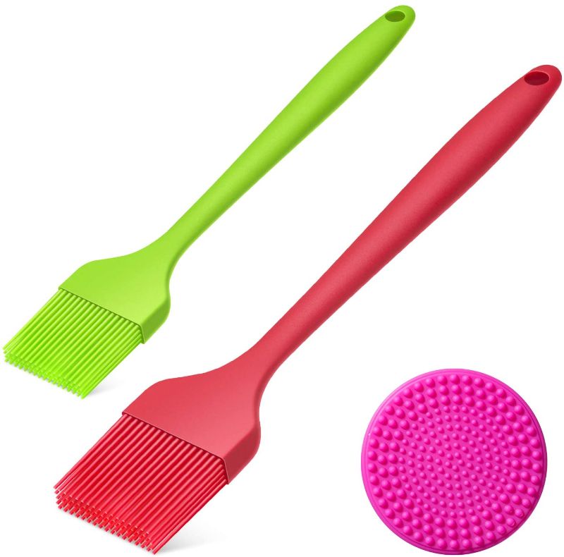 Photo 1 of Basting Brush Silicone Pastry Brush Set of 2 Long Handle Cooking Brushes for Oil Baking, BBQ and Grilling, Heat Resistant,Dishwasher Safe,With a Silicone Cleaning Mat?Red and Green?
(2 pack) 