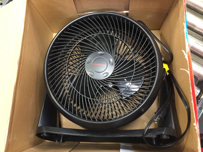 Photo 2 of Amazon Basics 3 Speed Small Room Air Circulator Fan, 11-Inch
**STAND IS BROKEN BUT FUNCTIONS**