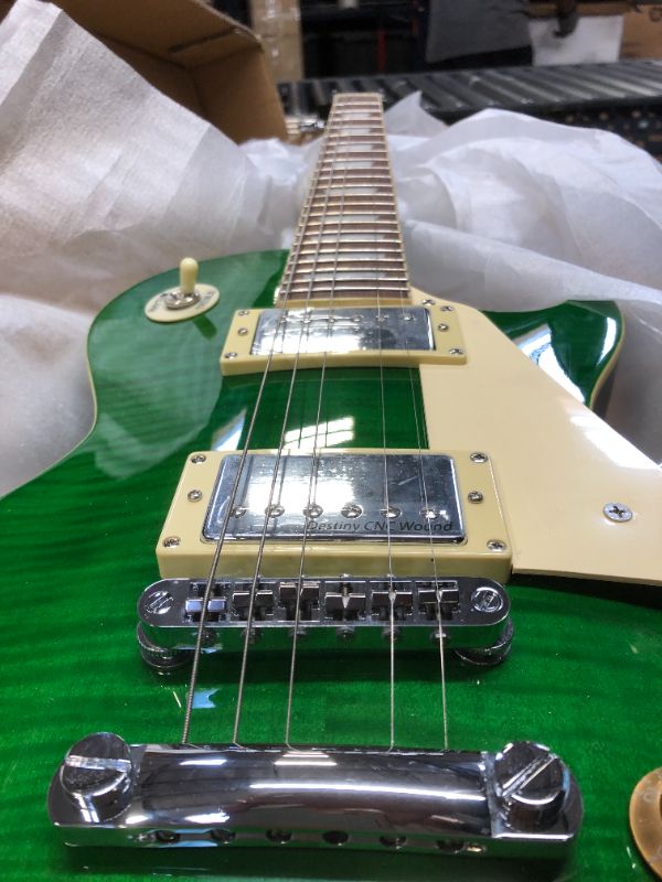 Photo 3 of ivy ILS-300 EGR Les Paul Solid-Body Electric Guitar, Emerald Green
