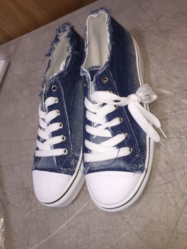 Photo 1 of blue generic chuck shoes 39