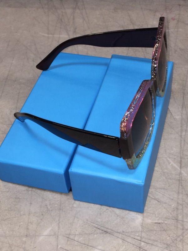 Photo 2 of Oversize Square Sparkling Sunglasses Retro Thick Frame Sunglasses