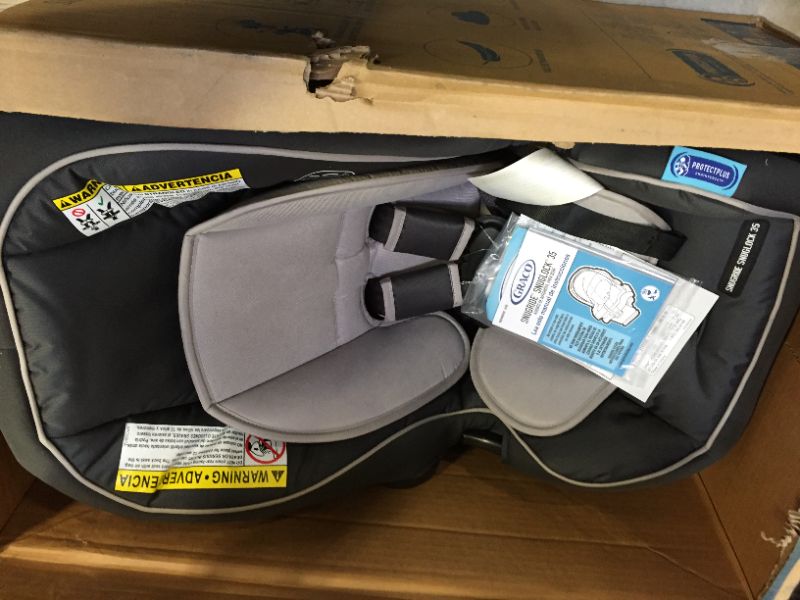 Photo 2 of Graco SnugRide SnugLock 35 Infant Car Seat Baby Car Seat