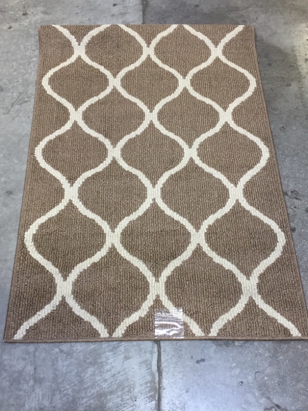 Photo 1 of Area Rug 4'x3' Brown Rug 