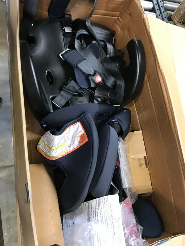 Photo 4 of Graco Tranzitions SnugLock 3 in 1 Harness Booster Seat, Sutherland
