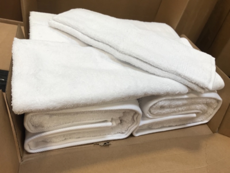 Photo 1 of 6 pieces set towels white