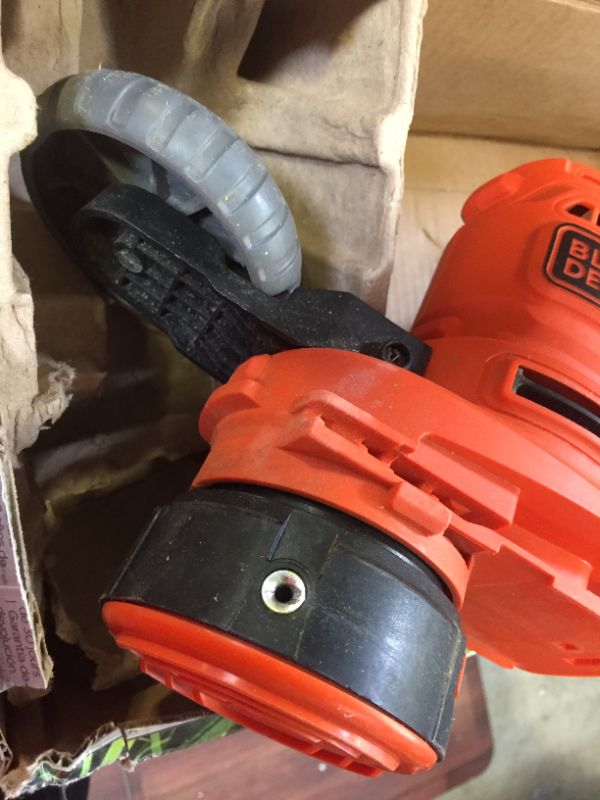 Photo 1 of Black And Decker 14 in. 6.5 Amp Corded Electric String Trimmer