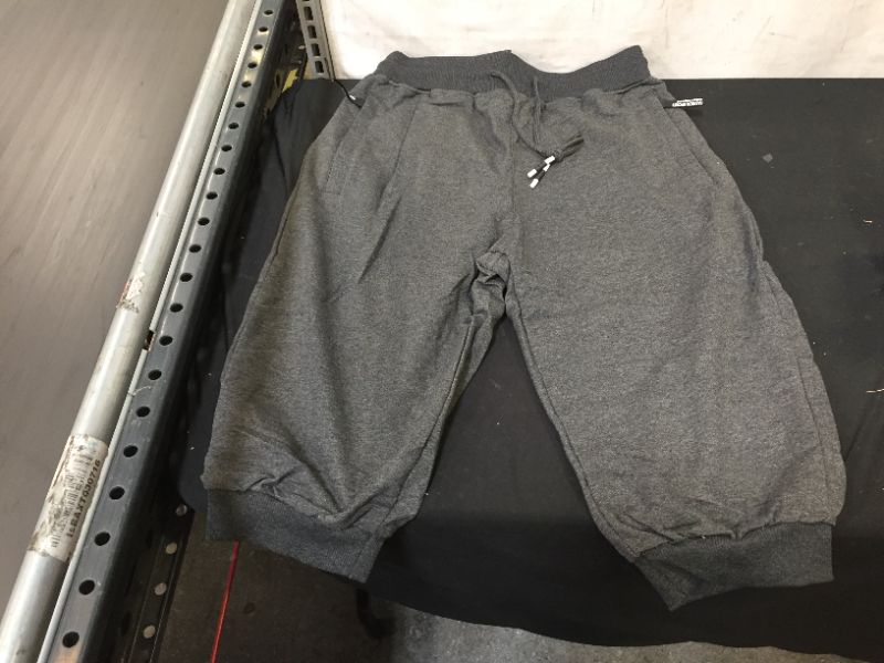 Photo 2 of MAGNIVIT Men's 3/4 Jogger Capri Pants Workout Gym Below Knee Shorts Zipper Pockets size 34
