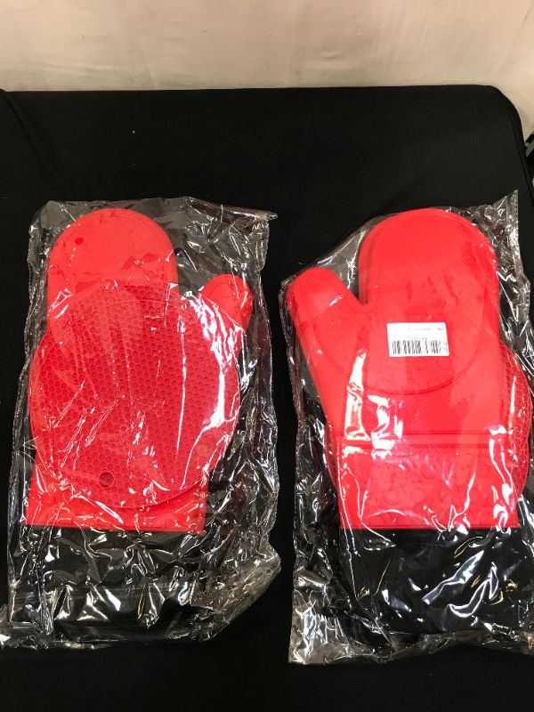 Photo 1 of 2 pack Kim tin oven mitts ( red )