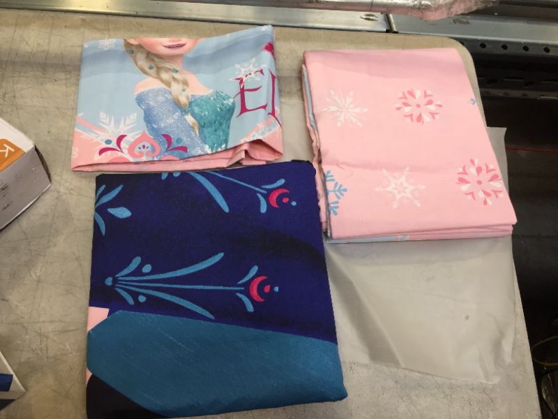Photo 1 of 3 Piece Frozen Bed Sheet Set for Kids
Size: Twin