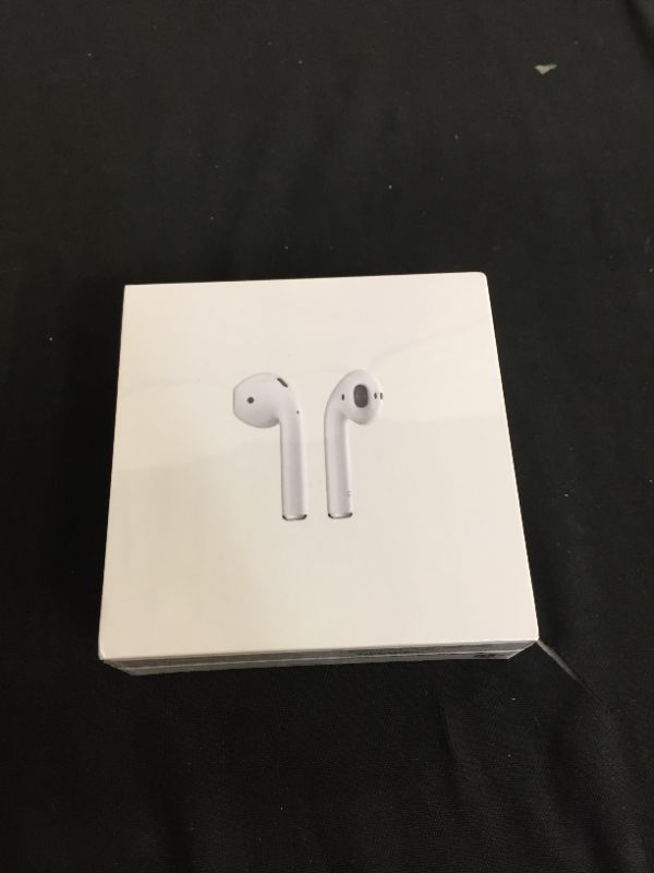 Photo 3 of Apple AirPods (2nd Generation)
