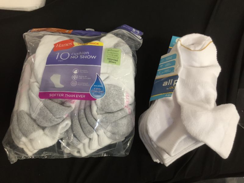 Photo 1 of All Pro Women' Extended Ize Aqua FX 6+1 Bonu Pack No How Athletic Ock - White 8-12 And Hanes Women's Cool Comfort No Show Socks, 10-Pair Value Pack
