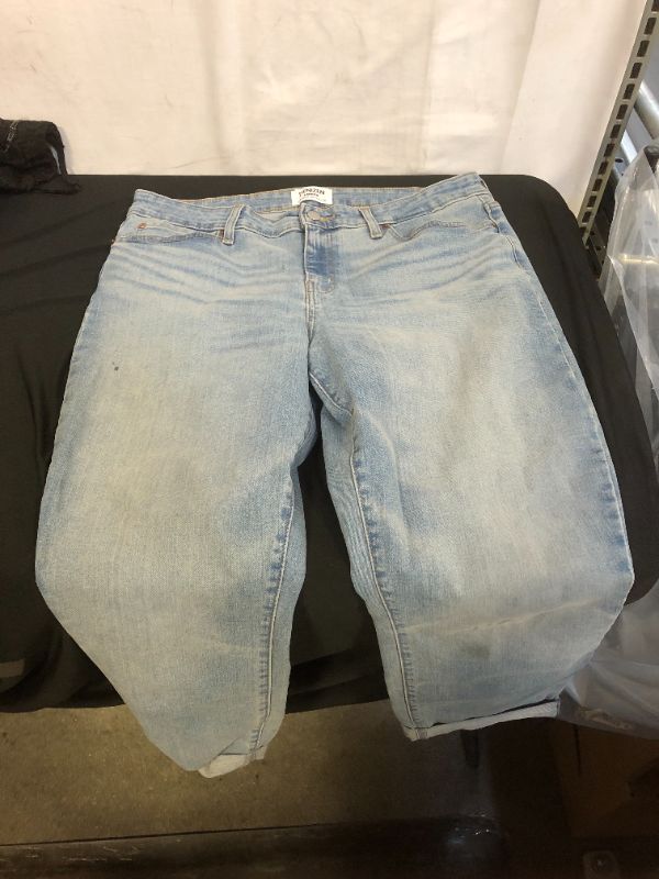 Photo 2 of DENIZEN from Levi's Women's Mid-Rise Slim Cropped Boyfriend Jeans 16 