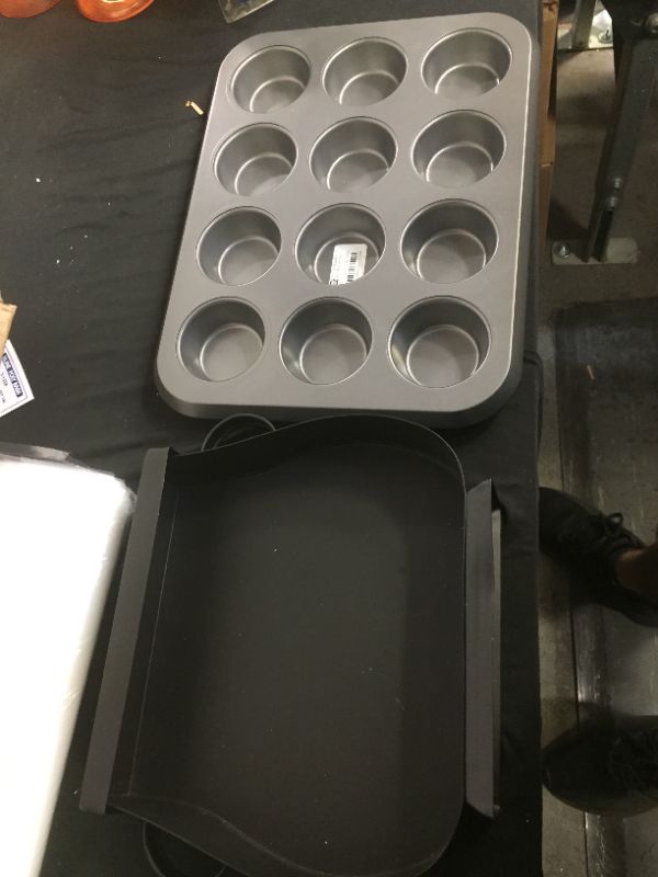 Photo 1 of Kitchen pack, one food tray and one cupcake tray