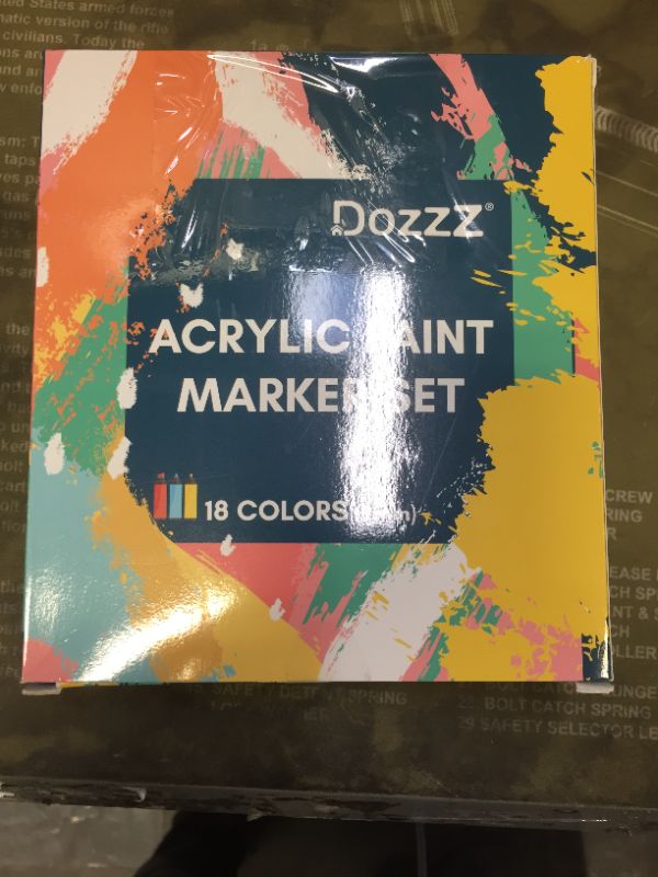 Photo 1 of DOZZZ ACRYLIC PAINT MARKER SET 18COUNS COLORS 2MM