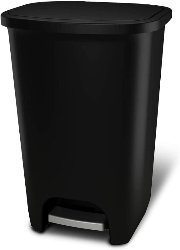 Photo 1 of -- lid broken --- GLAD 74L Extra Capacity Plastic Step Can with CloroxTM Odor Protection | Fits All 20 Gallon Trash Bags, 74 Liter, Matte Black -- back of the lid hooks are broken--- use as a regular trash 
