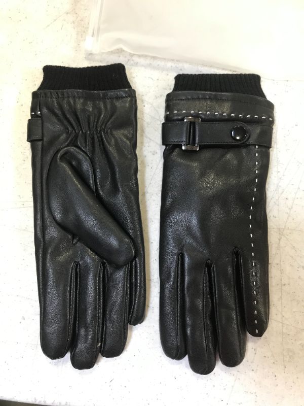 Photo 1 of Womens leather gloves color black size medium 