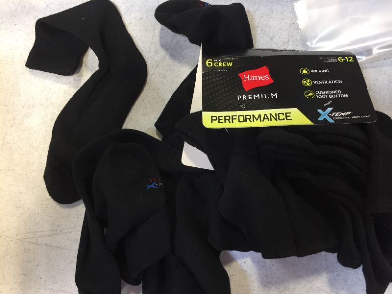 Photo 2 of Men's Hanes Premium Performance Cushioned Crew Socks 6pk 6-12
