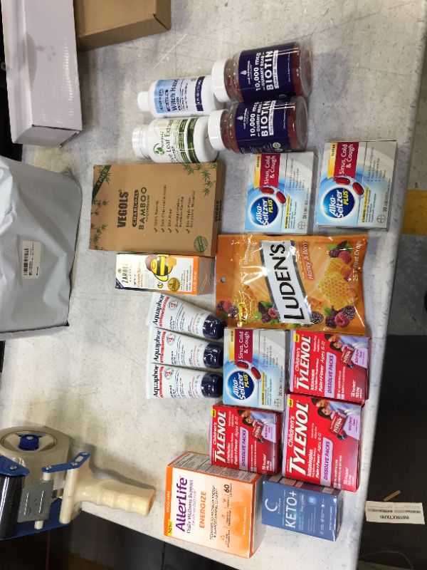 Photo 1 of bundle of health items 