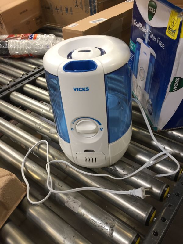 Photo 2 of Vicks 1.2 Gallon Cool Relief Filter Free Humidifier, VUL600, Blue
