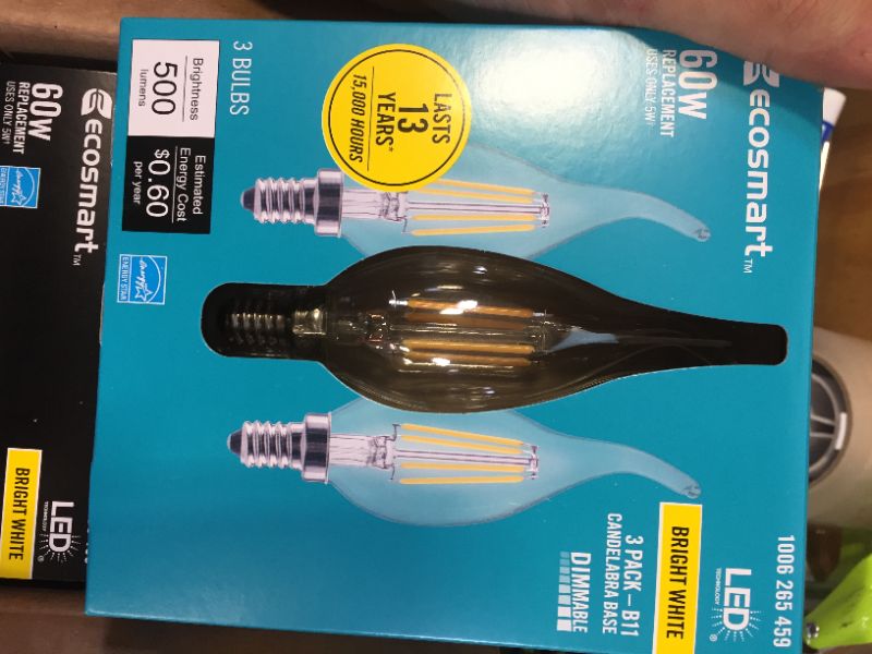 Photo 3 of 60-Watt Equivalent B11 Dimmable Flame Bent Tip Clear Glass Filament LED Vintage Edison Light Bulb Bright White (3-Pack)
4ct