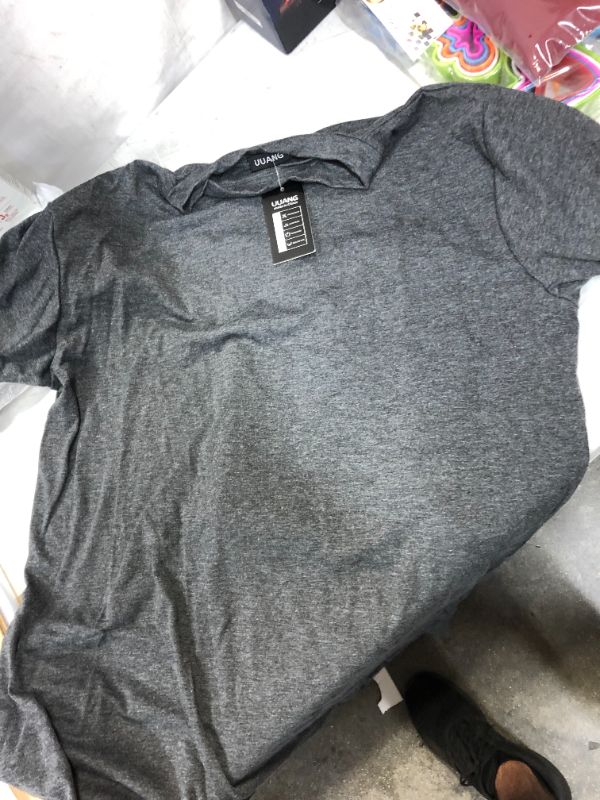 Photo 1 of Men's grey t shirt size 2XL