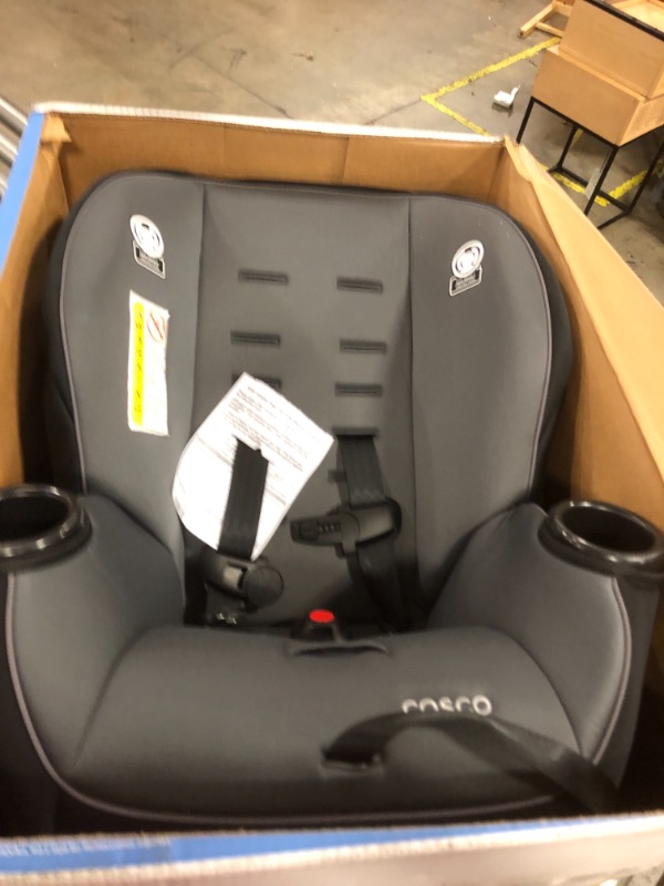 Photo 2 of Cosco Apt 50 Convertible Car Seat (Black Arrows)