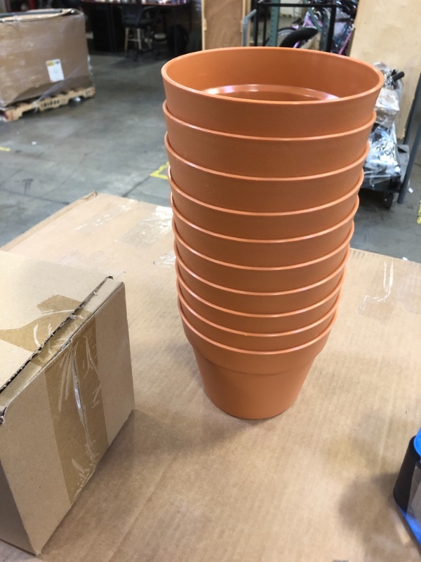 Photo 1 of 10 COUNT   7.1in PLASTIC POTS WITH NO DRAIN