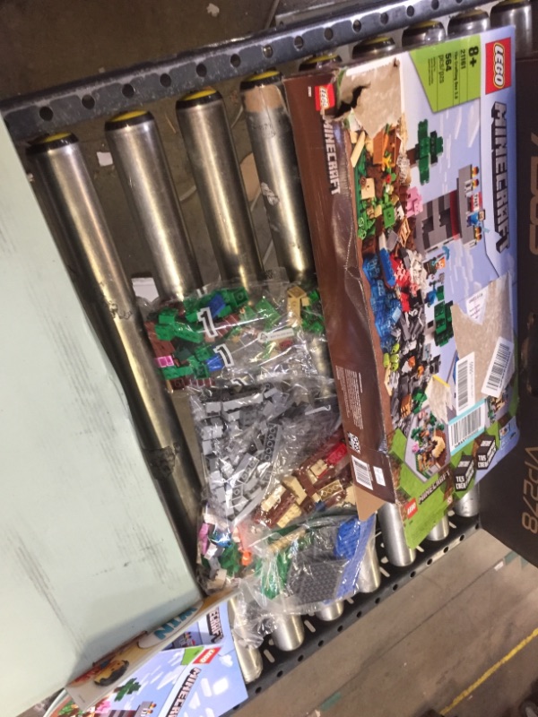 Photo 1 of LEGO Minecraft The Crafting Box 3.0 21161 Minecraft Brick Construction Toy and Minifigures, Castle and Farm Building Set, Great Gift for Minecraft Players Aged 8 and up (564 Pieces)