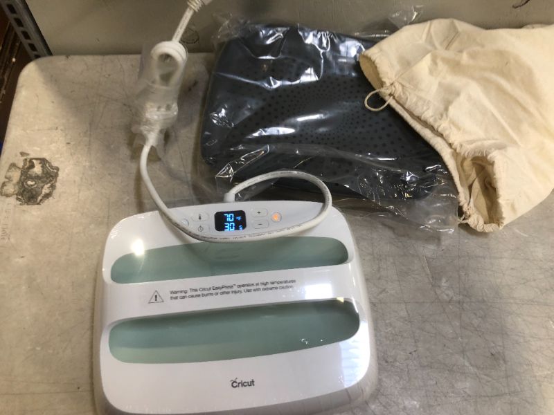 Photo 1 of EasyPress 2 12 in. x 10 in. Heat Press Machine in Mint