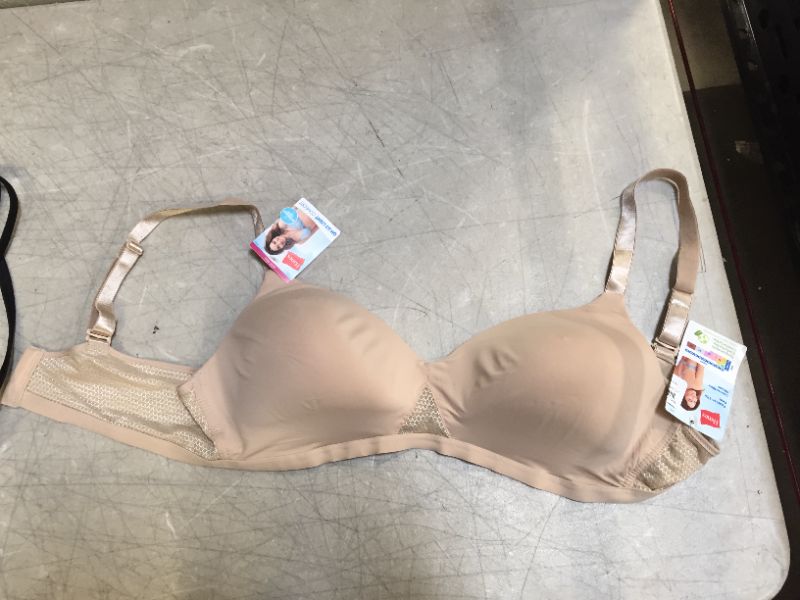 Photo 2 of Hanes Women’s Oh So Light Comfort Wireless Bra L
